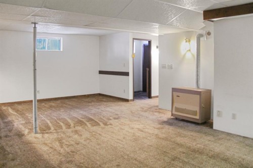 572 West Crescent, Forestburg, AB - Indoor