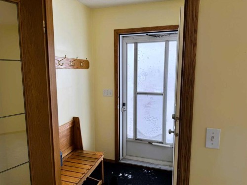 44 Dale Close, Red Deer, AB - Indoor Photo Showing Other Room