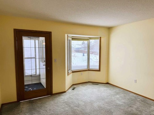 44 Dale Close, Red Deer, AB - Indoor Photo Showing Other Room
