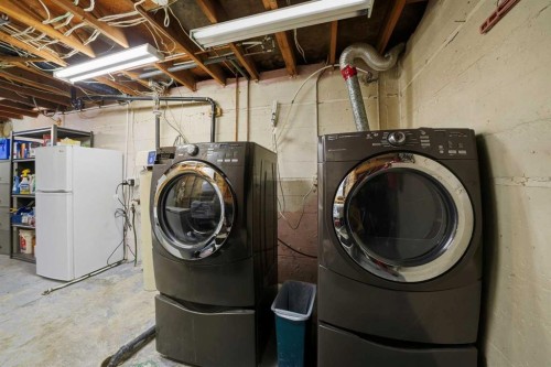4126 38 Street, Red Deer, AB - Indoor Photo Showing Laundry Room