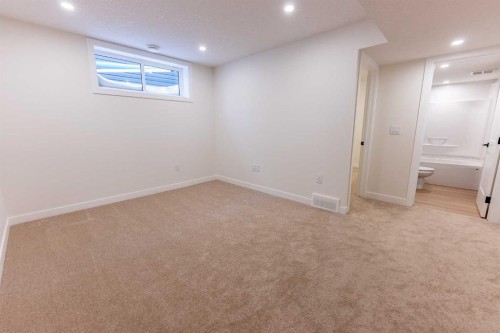 5139 48 Street, Innisfail, AB - Indoor