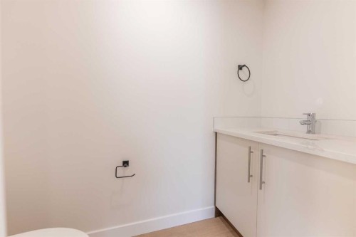 5139 48 Street, Innisfail, AB - Indoor Photo Showing Bathroom