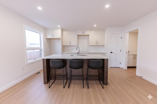 5139 48 Street, Innisfail, AB - Indoor Photo Showing Kitchen With Upgraded Kitchen