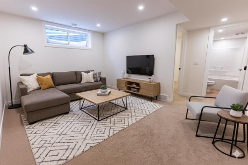 5139 48 Street, Innisfail, AB - Indoor