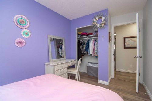 34 Wright Avenue, Red Deer, AB - Indoor Photo Showing Bedroom