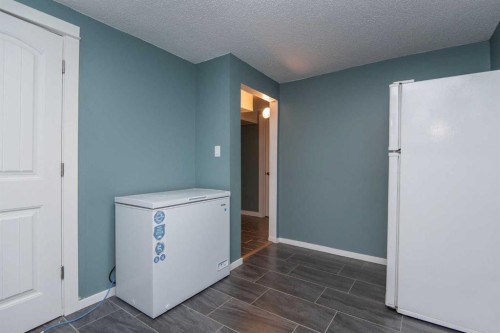 34 Wright Avenue, Red Deer, AB - Indoor Photo Showing Other Room