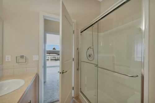 411-5110 36 Street, Red Deer, AB - Indoor Photo Showing Bathroom