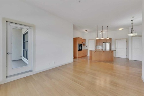 411-5110 36 Street, Red Deer, AB - Indoor Photo Showing Kitchen