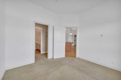 411-5110 36 Street, Red Deer, AB - Indoor Photo Showing Other Room