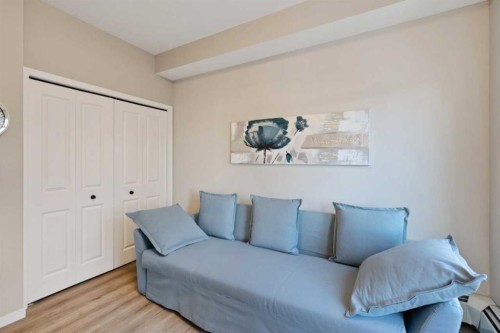 306-20 Mahogany Mews Se, Calgary, AB - Indoor Photo Showing Bedroom