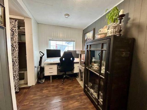 5008 54Th Ave, Bashaw, AB - Indoor