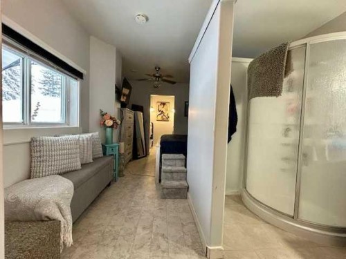 5008 54Th Ave, Bashaw, AB - Indoor