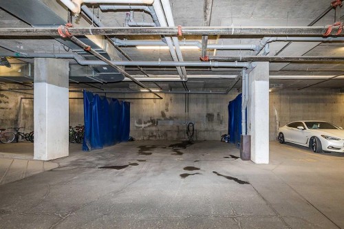 5226-2660 22 Street, Red Deer, AB - Indoor Photo Showing Garage