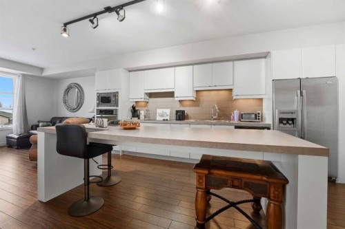 5226-2660 22 Street, Red Deer, AB - Indoor Photo Showing Kitchen With Upgraded Kitchen