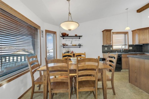 10 Wilkinson Circle, Sylvan Lake, AB - Indoor Photo Showing Dining Room