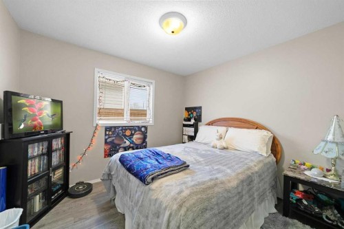 5213B 57 Street, Camrose, AB - Indoor Photo Showing Bedroom