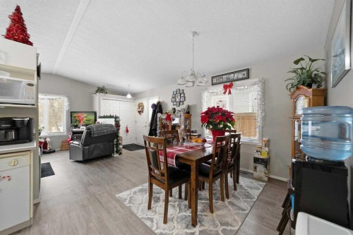 5213B 57 Street, Camrose, AB - Indoor