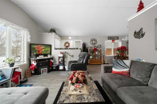 5213B 57 Street, Camrose, AB - Indoor Photo Showing Living Room