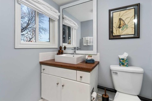 5013 49 A Street, Sedgewick, AB - Indoor Photo Showing Bathroom