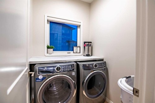 114 Alberts Close, Red Deer, AB - Indoor Photo Showing Laundry Room