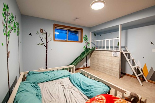 114 Alberts Close, Red Deer, AB - Indoor Photo Showing Bedroom