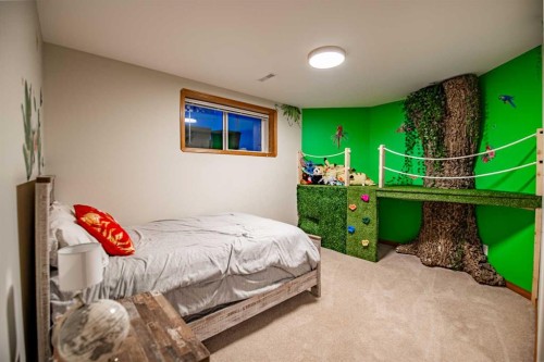 114 Alberts Close, Red Deer, AB - Indoor Photo Showing Bedroom