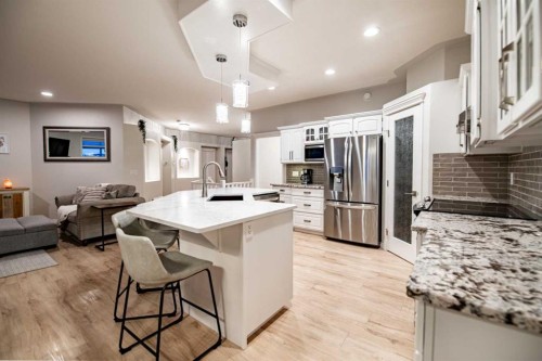 114 Alberts Close, Red Deer, AB - Indoor Photo Showing Kitchen