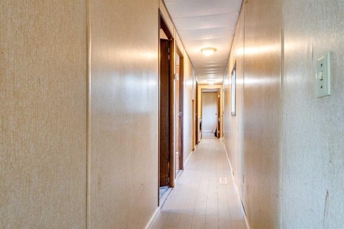 26-501 School Road, Trochu, AB 