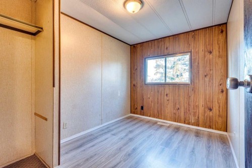 26-501 School Road, Trochu, AB 