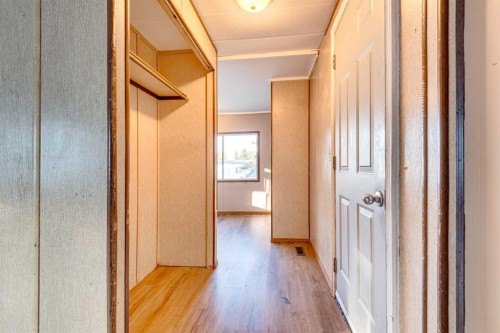 26-501 School Road, Trochu, AB 