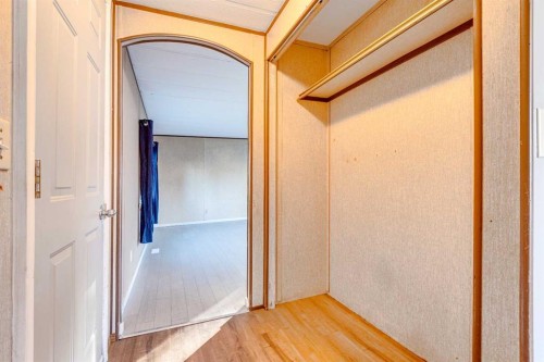 26-501 School Road, Trochu, AB 