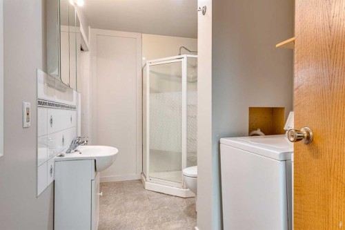 402 Main Street, Trochu, AB - Indoor