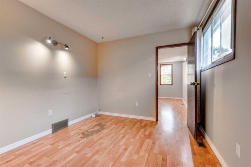 402 Main Street, Trochu, AB - Indoor Photo Showing Other Room