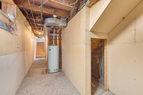 402 Main Street, Trochu, AB - Indoor Photo Showing Basement