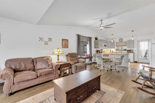 85 Kendrew Drive, Red Deer, AB - Indoor Photo Showing Living Room