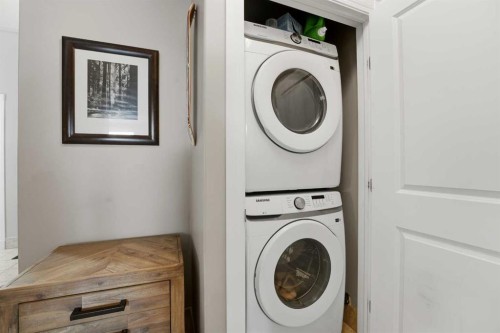 35 Windermere Close, Red Deer, AB - Indoor Photo Showing Laundry Room