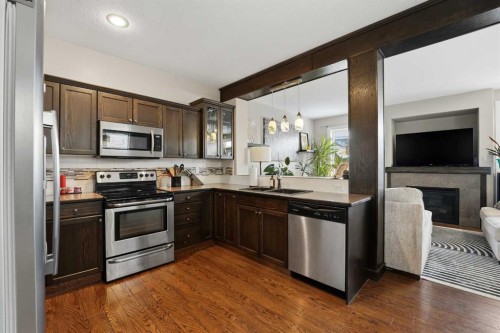 35 Windermere Close, Red Deer, AB - Indoor Photo Showing Kitchen