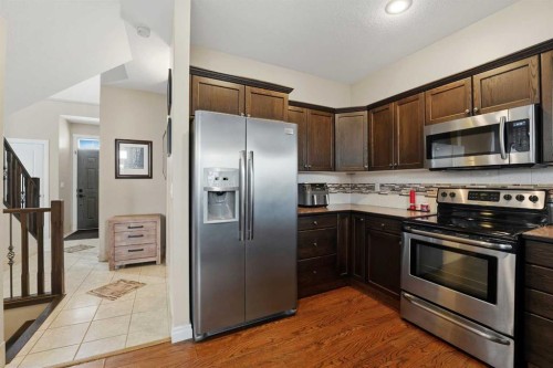 35 Windermere Close, Red Deer, AB - Indoor Photo Showing Kitchen
