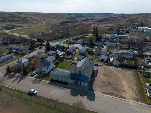 214 Bruce Avenue, Carbon, AB 