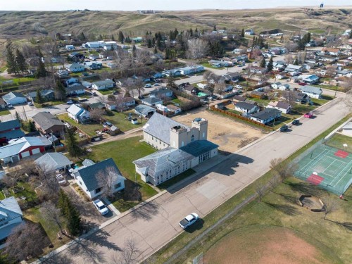 214 Bruce Avenue, Carbon, AB 