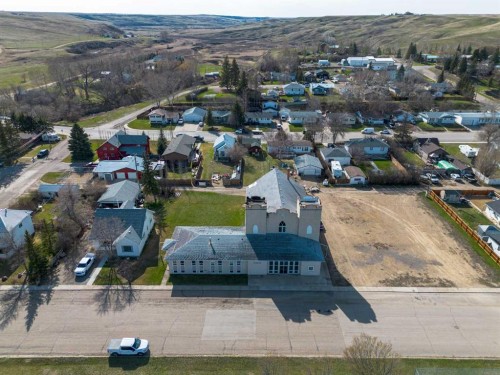 214 Bruce Avenue, Carbon, AB 