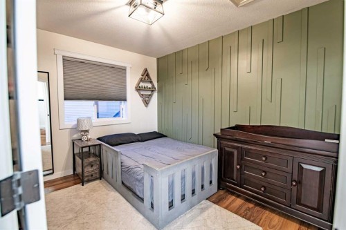 42 Landry Bend, Red Deer, AB - Indoor Photo Showing Bedroom