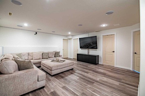 42 Landry Bend, Red Deer, AB - Indoor Photo Showing Other Room