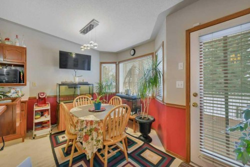 56 Dawson Street, Red Deer, AB - Indoor Photo Showing Dining Room