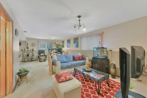 56 Dawson Street, Red Deer, AB - Indoor Photo Showing Living Room