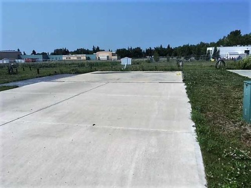 3 Cherry Lane Se, Three Hills, AB 