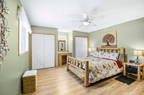 109 Kingston Drive, Red Deer, AB - Indoor Photo Showing Bedroom