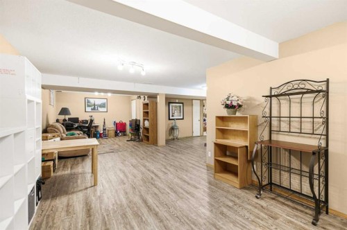 109 Kingston Drive, Red Deer, AB - Indoor Photo Showing Other Room