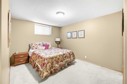 109 Kingston Drive, Red Deer, AB - Indoor Photo Showing Bedroom