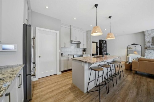 35 Tory Close, Red Deer, AB - Indoor Photo Showing Kitchen With Double Sink With Upgraded Kitchen